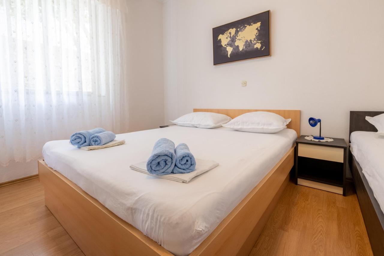 Apartment For 5 Makarska Exterior foto