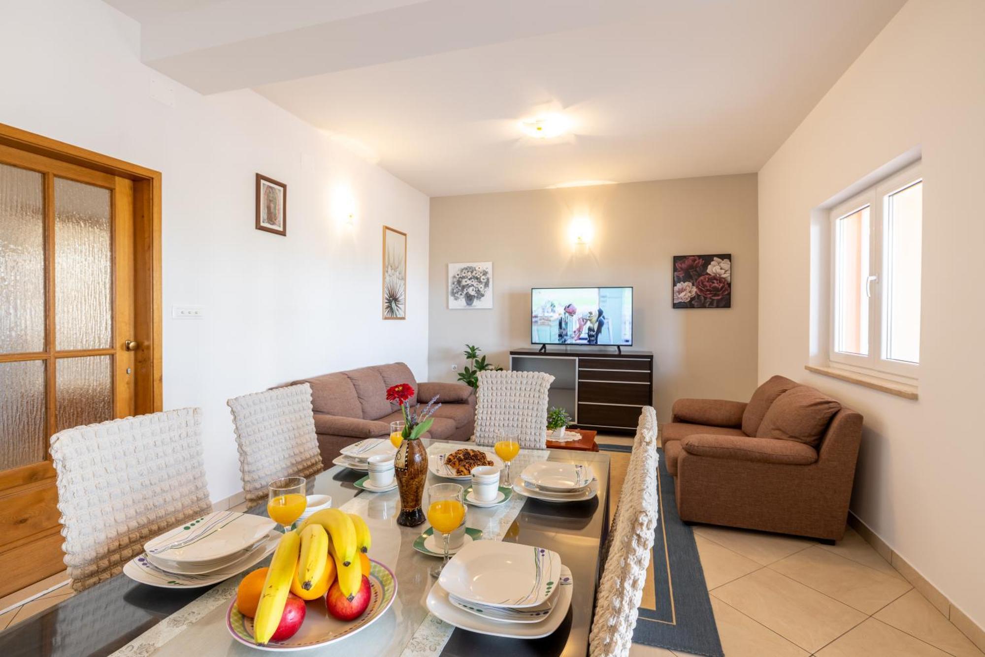 Apartment For 5 Makarska Exterior foto
